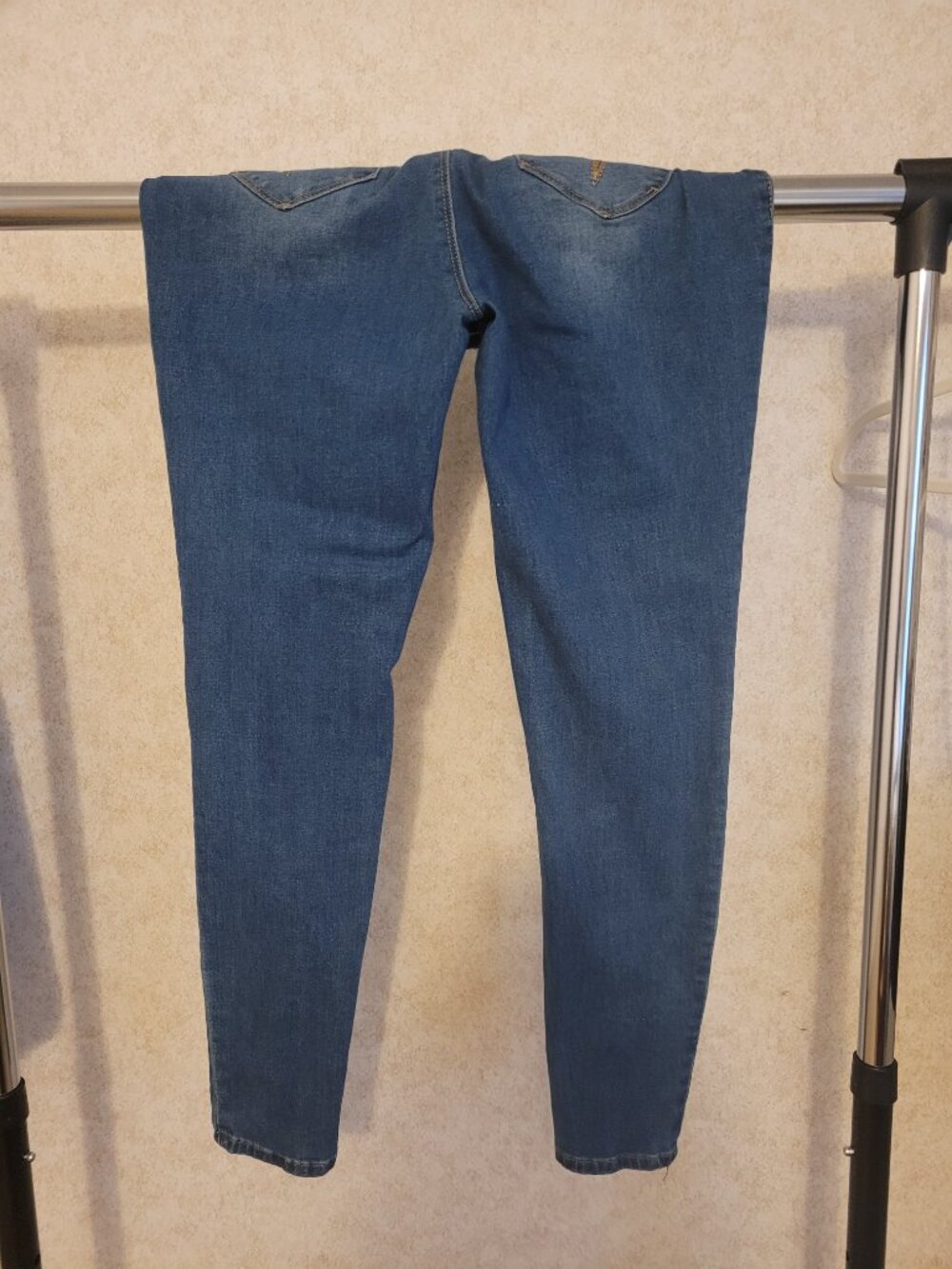 Blue Jeans YMI Size 9 Midrise Skinny - Picture 4 of 16